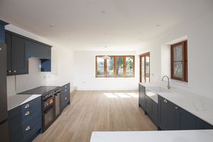 Kitchen Diner - click for photo gallery